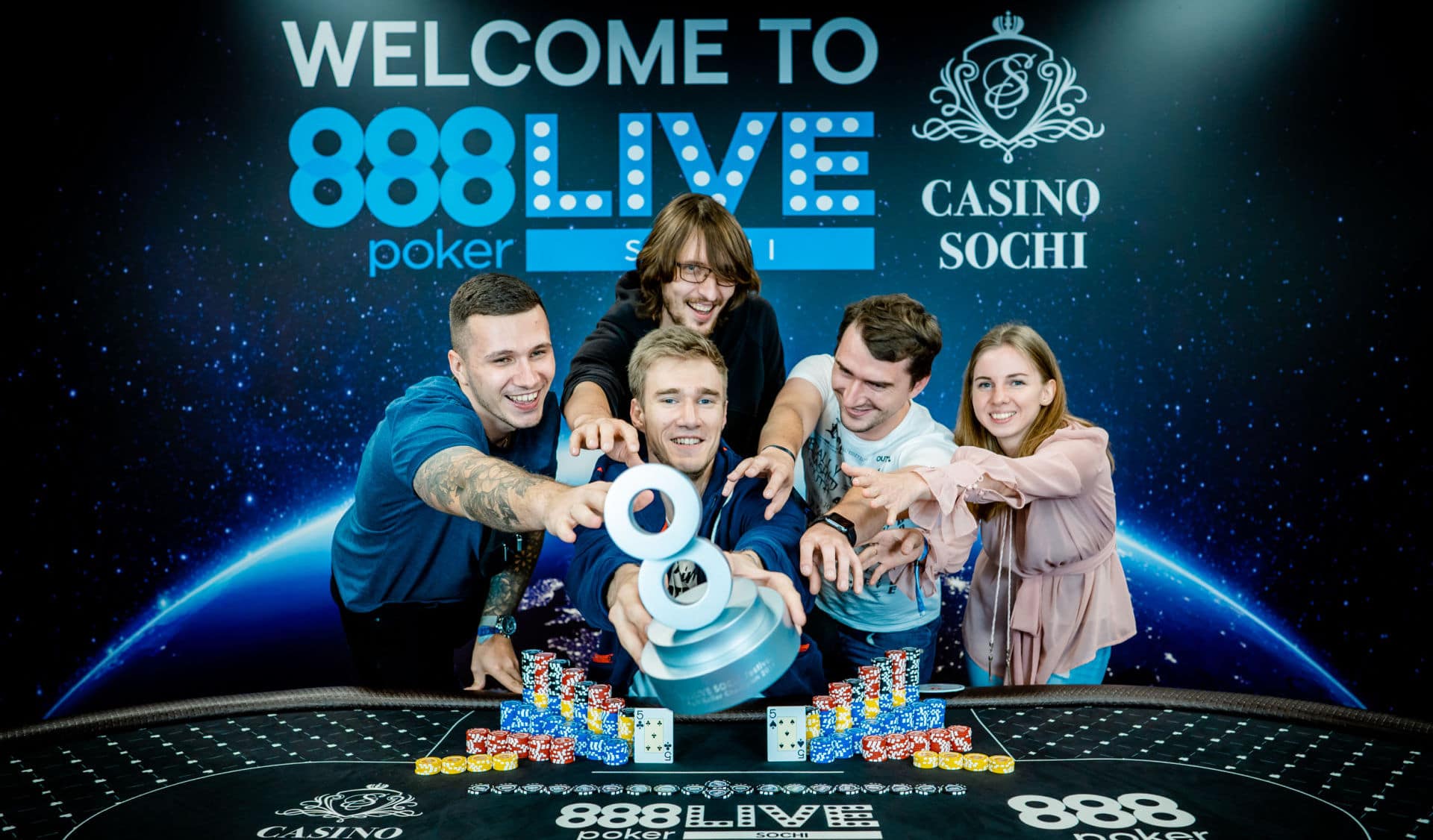 888 casino telefono